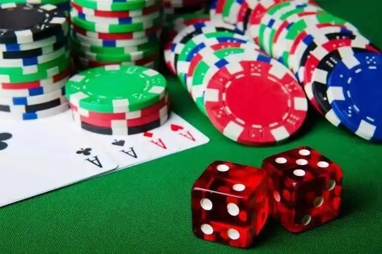 Pengalaman bermain kasino online dengan slot dan live casino di cabe77